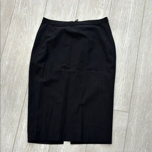 Elie Tahari Black Pencil Skirt US 6 with back zipper and lined